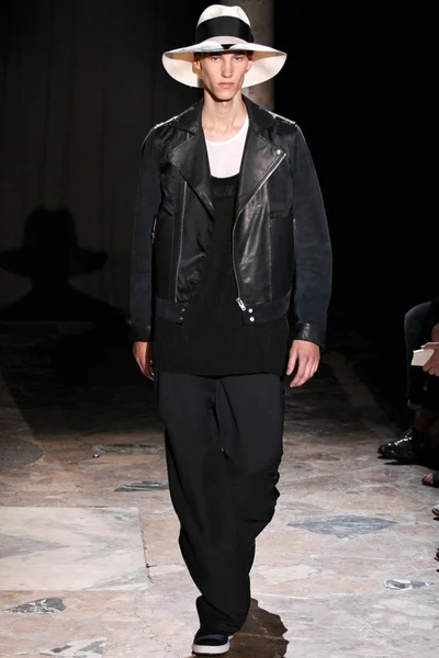 Look 5